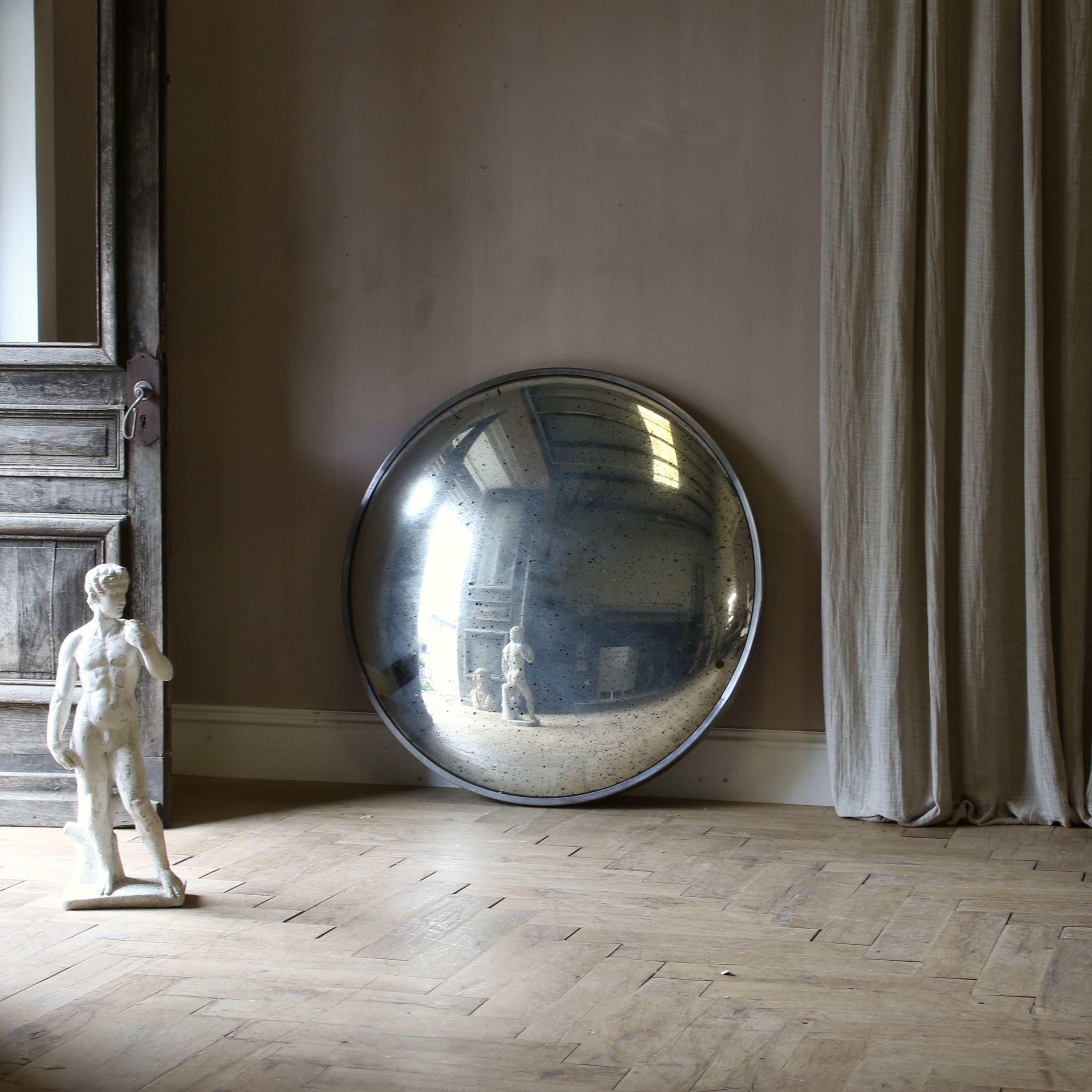 150-72 - Convex Mirror // JS Editions